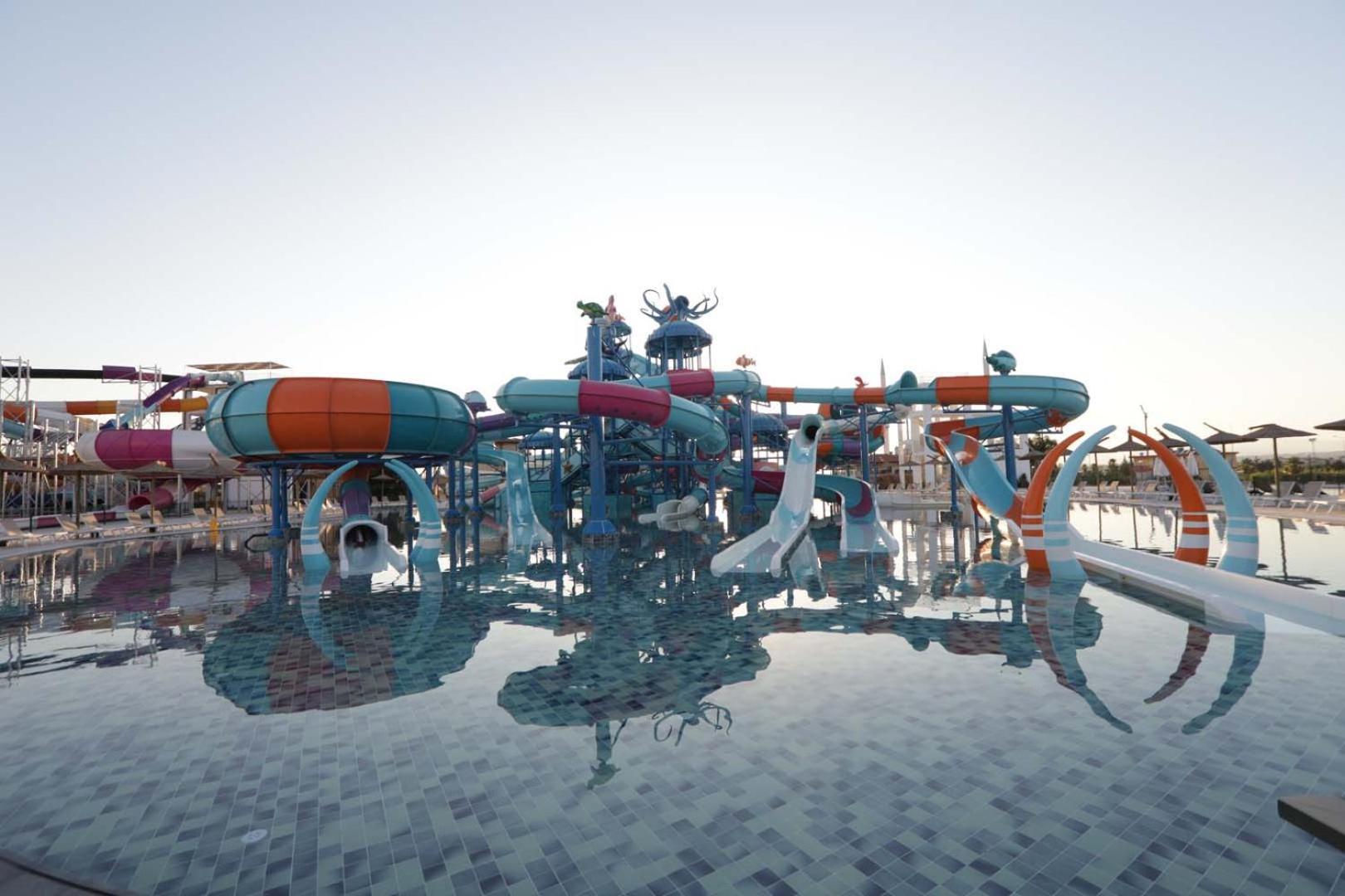 Dream Water World Side