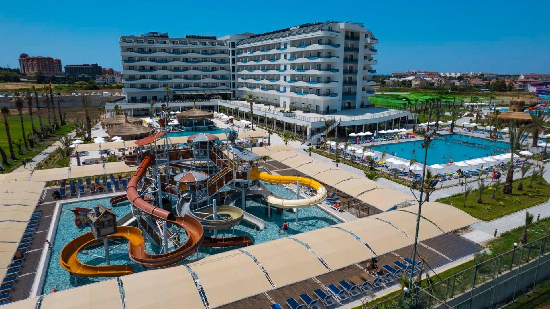 Dream Water World Side